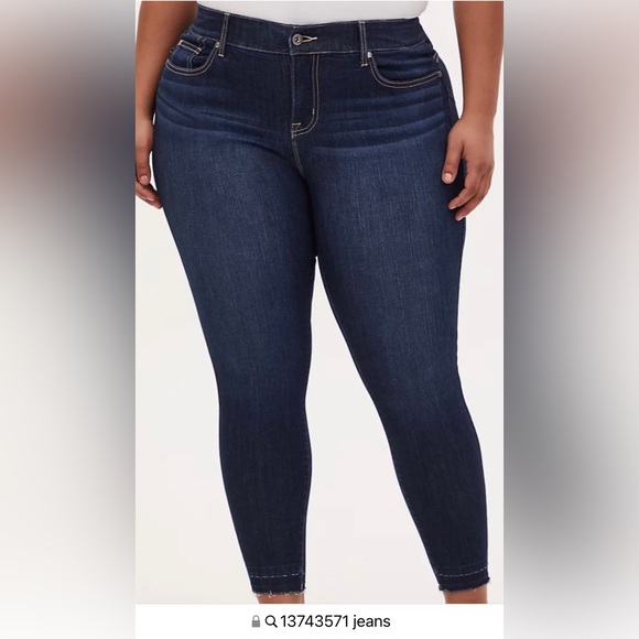 🌸Torrid Bombshell Boyfriend Skinny Jeans Women plus size 26R🌸 - Picture 3 of 16